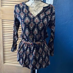 Blouse with adjustable runched waist